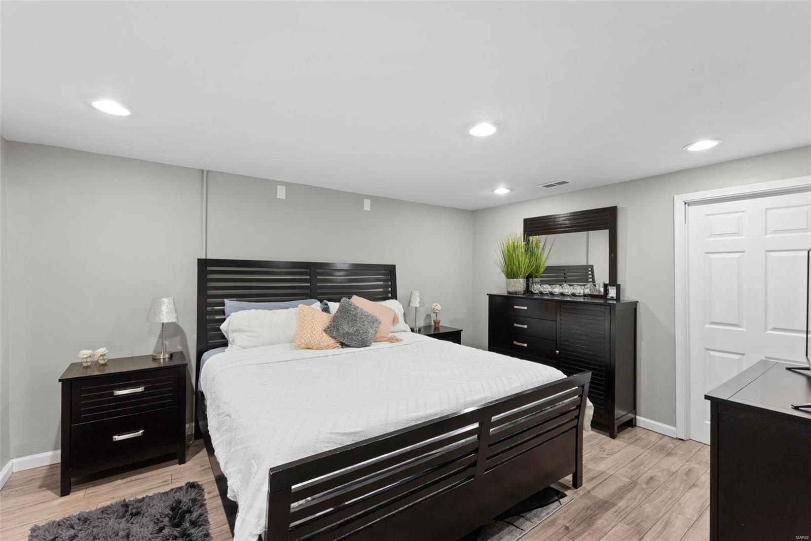 St Peters, Missouri 63376, United States, 2 Bedrooms Bedrooms, ,1 BathroomBathrooms,Residential,Pending,31452