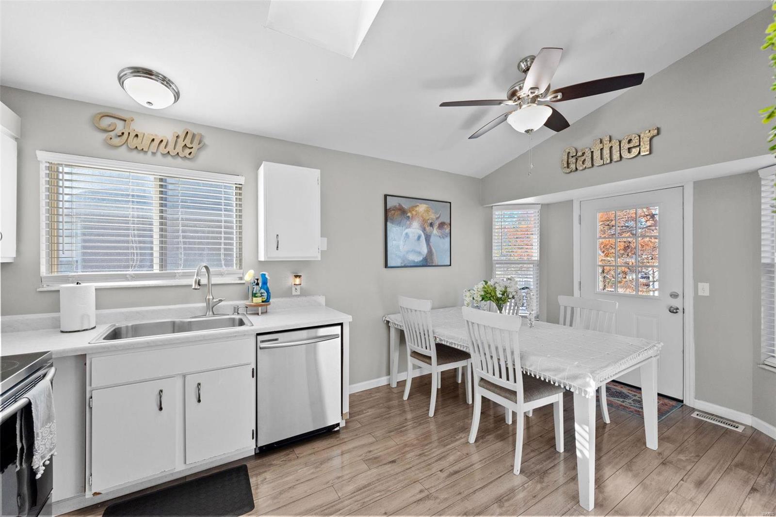 St Peters, Missouri 63376, United States, 2 Bedrooms Bedrooms, ,1 BathroomBathrooms,Residential,Pending,31452