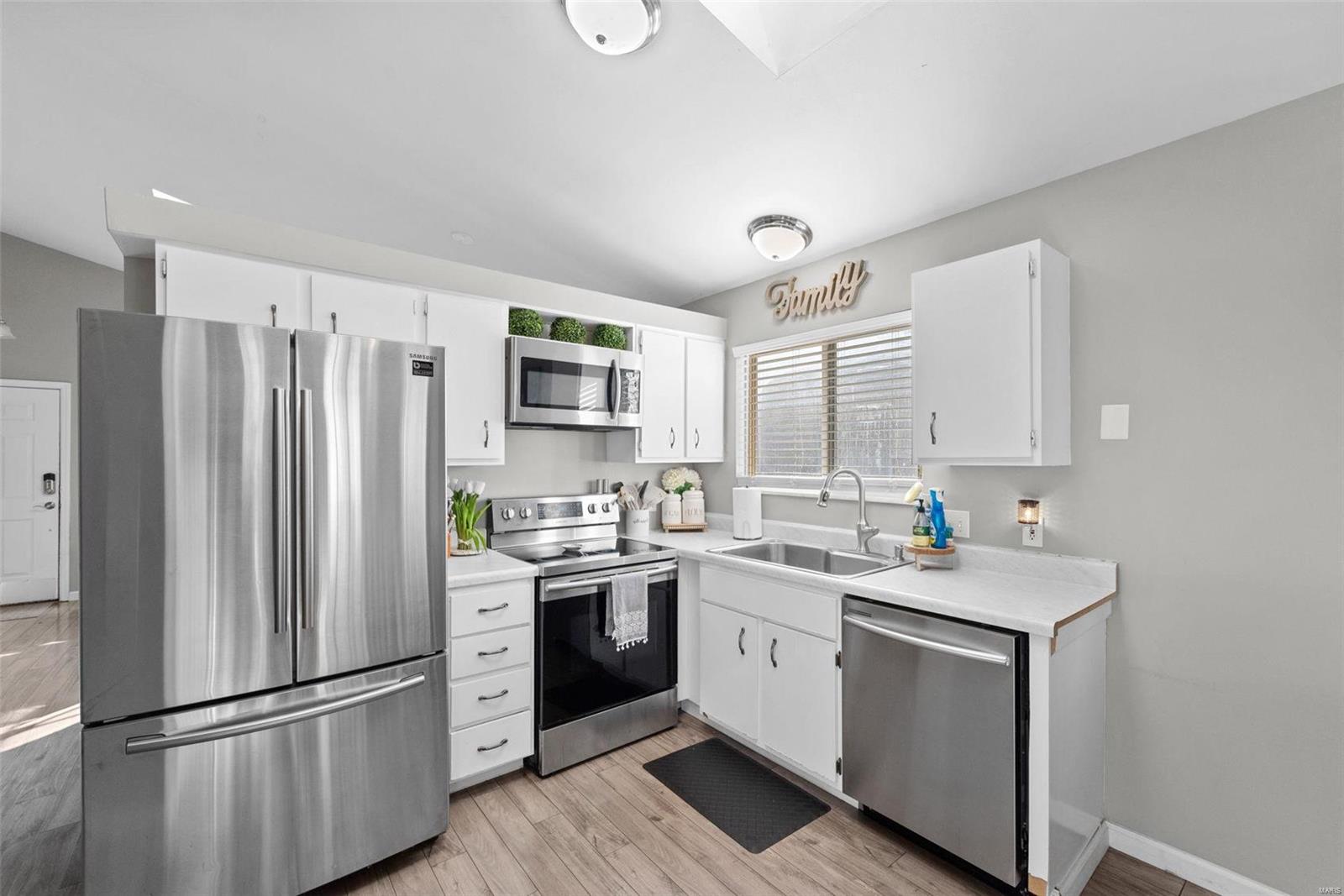 St Peters, Missouri 63376, United States, 2 Bedrooms Bedrooms, ,1 BathroomBathrooms,Residential,Pending,31452