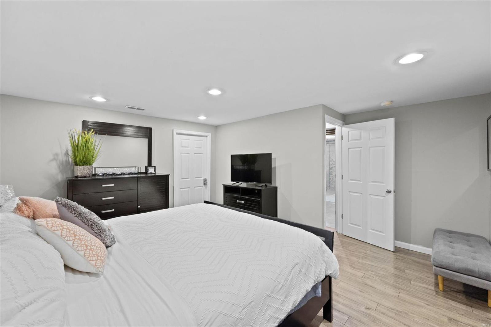 St Peters, Missouri 63376, United States, 2 Bedrooms Bedrooms, ,1 BathroomBathrooms,Residential,Pending,31452