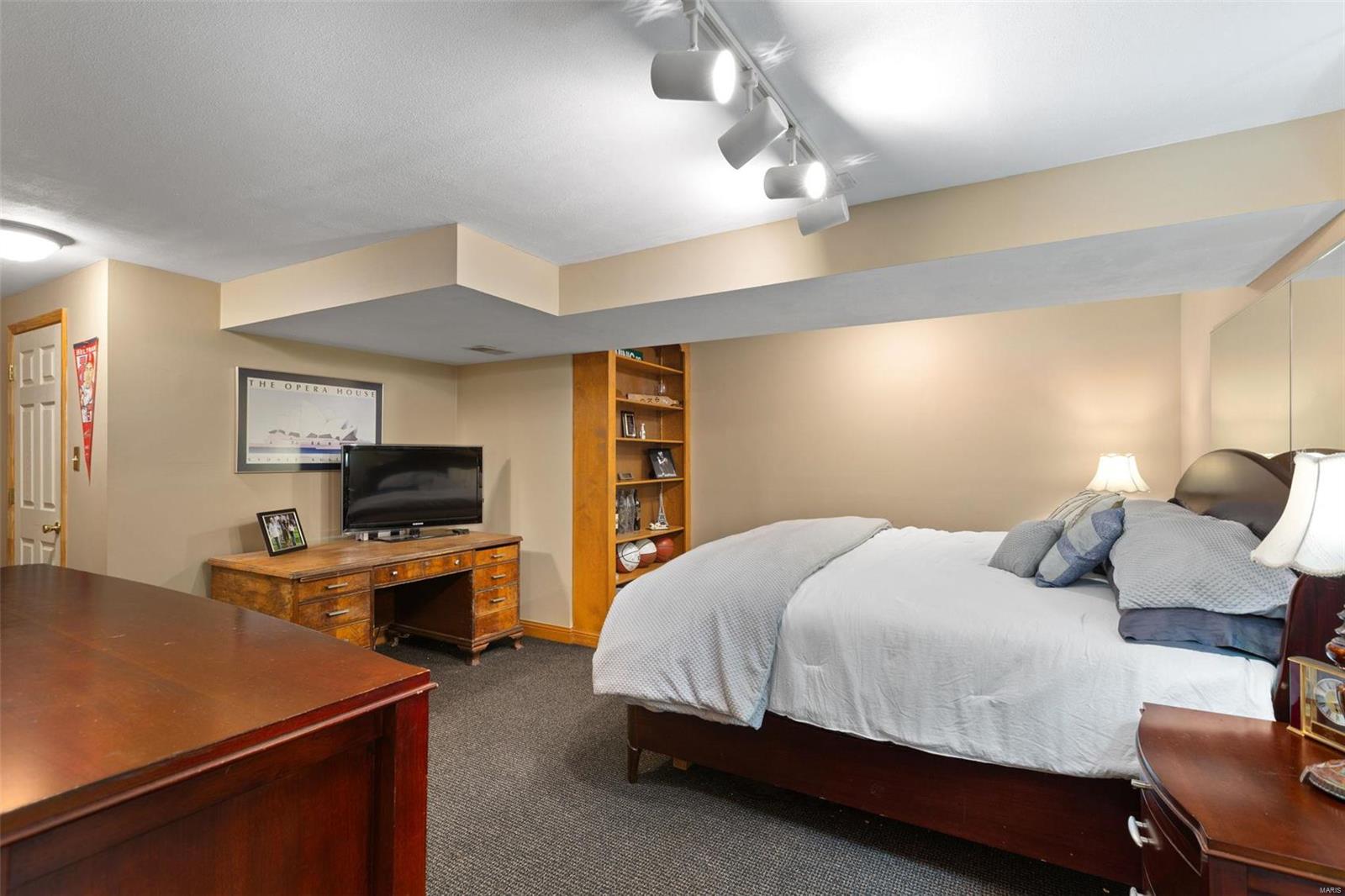 Huntington Farm 4 - Residential