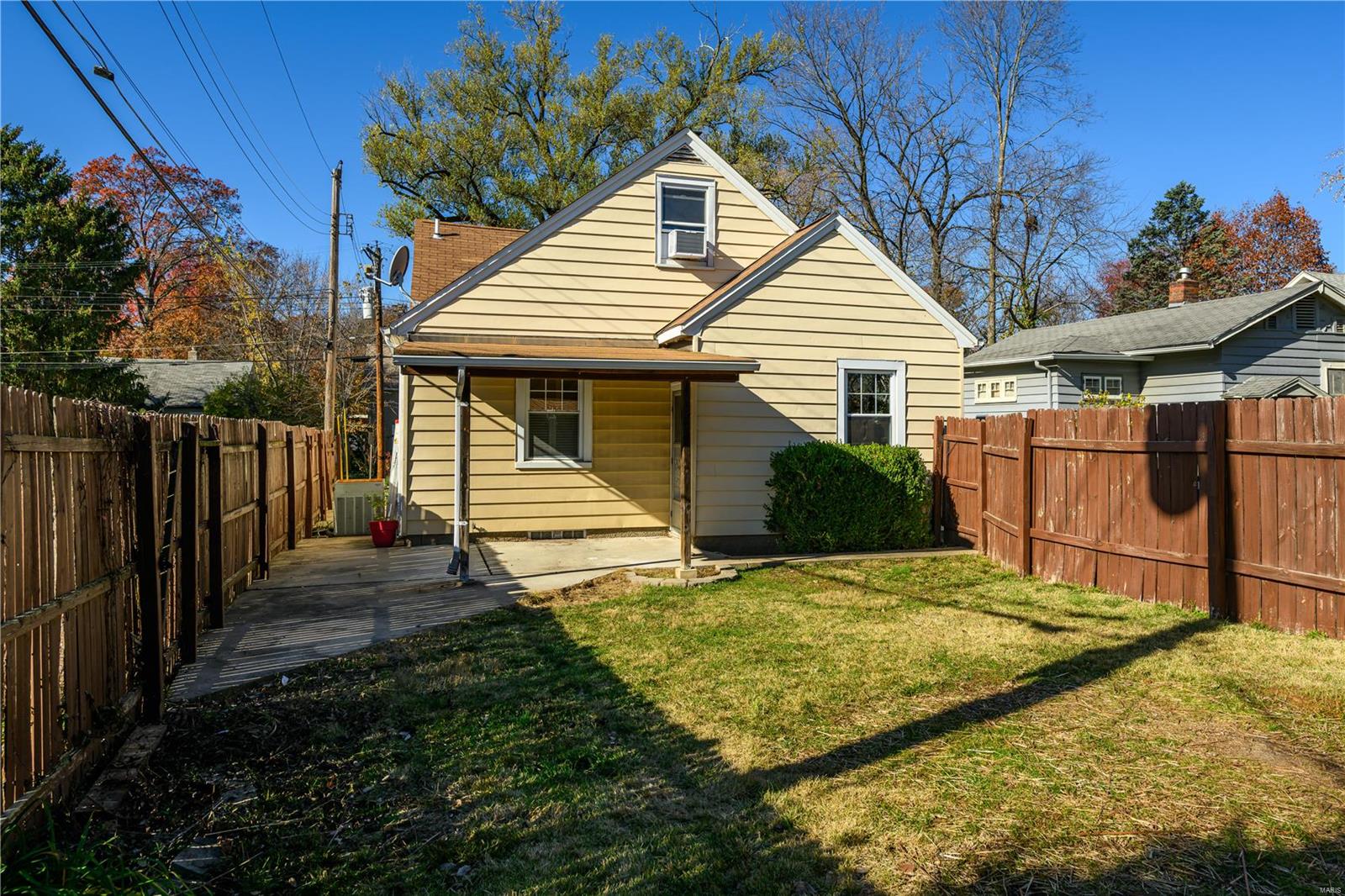 St Louis, Missouri 63119, United States, 2 Bedrooms Bedrooms, ,1 BathroomBathrooms,Residential,Pending,31240