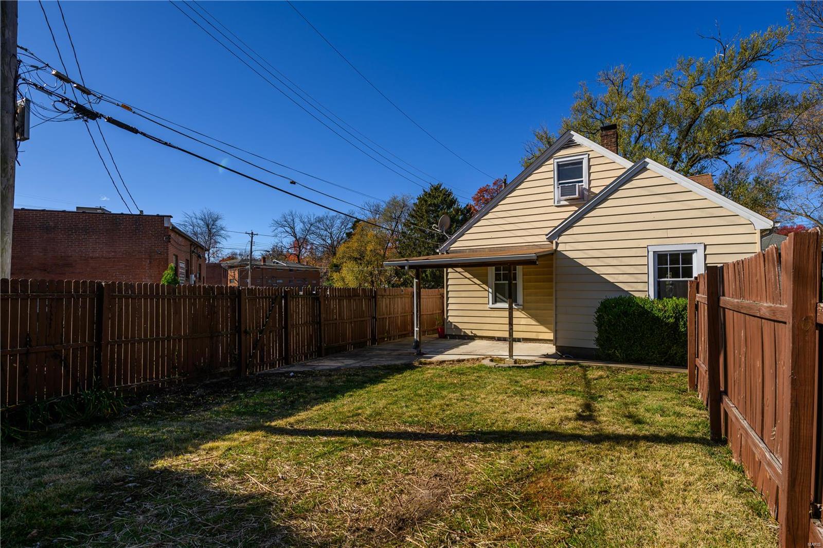 St Louis, Missouri 63119, United States, 2 Bedrooms Bedrooms, ,1 BathroomBathrooms,Residential,Pending,31240