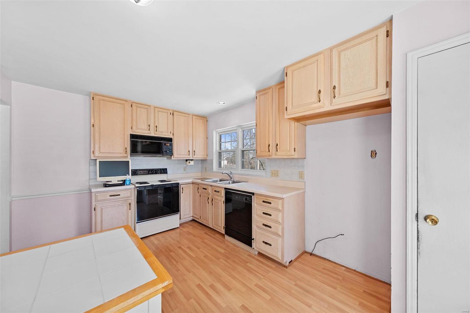 Ballwin, Missouri 63011, United States, 4 Bedrooms Bedrooms, ,2 BathroomsBathrooms,Residential,Active,84500