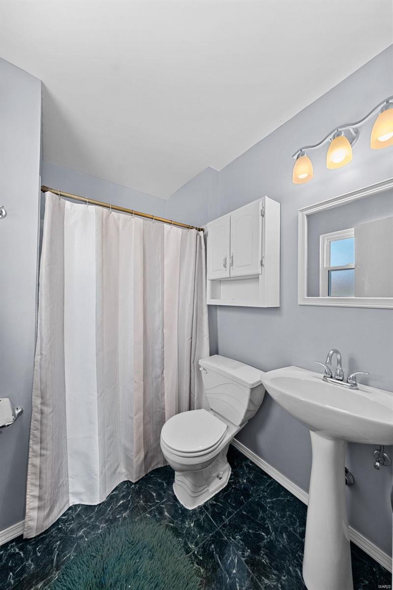 Ballwin, Missouri 63011, United States, 4 Bedrooms Bedrooms, ,2 BathroomsBathrooms,Residential,Active,84500