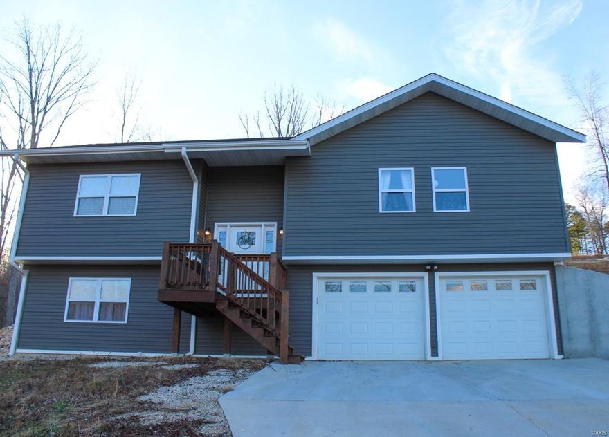 2100 +/- sq ft built in 2018. 3/4 bedroom, 3 full baths, 2 car garage with power doors. Luxury vinyl and carpet flooring throughout. All stainless steel appliances located within city limits of Van Buren. New development with all the city amenities, yet it is quiet and serene. Minutes from shopping, schools, churches and the beautiful Current River.