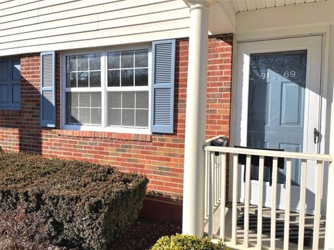 9169 N Swan Circle Brentwood MO 63144