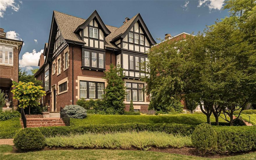 Entered for comp purposes only. Additional Rooms: Sun Room Location: City, Ground Level, Lower Level