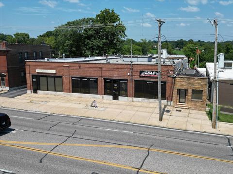 8213 Gravois Road St Louis MO 63123