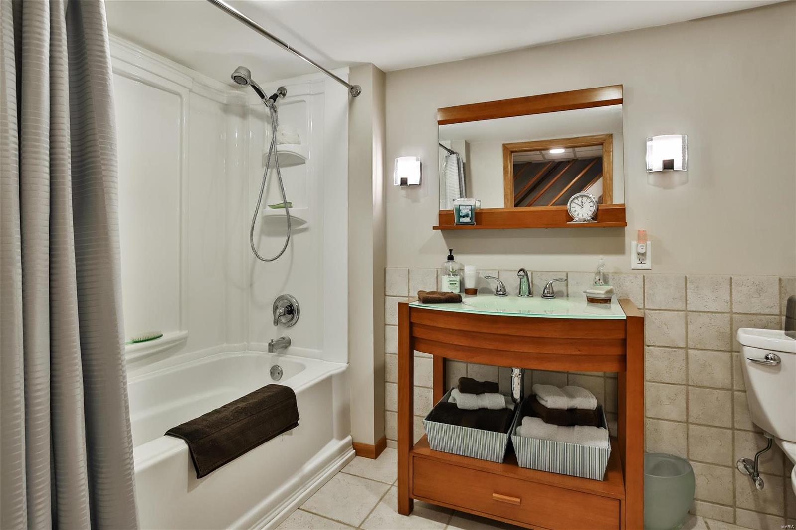 St Louis, Missouri 63119, United States, 3 Bedrooms Bedrooms, ,2 BathroomsBathrooms,Residential,Active,82071