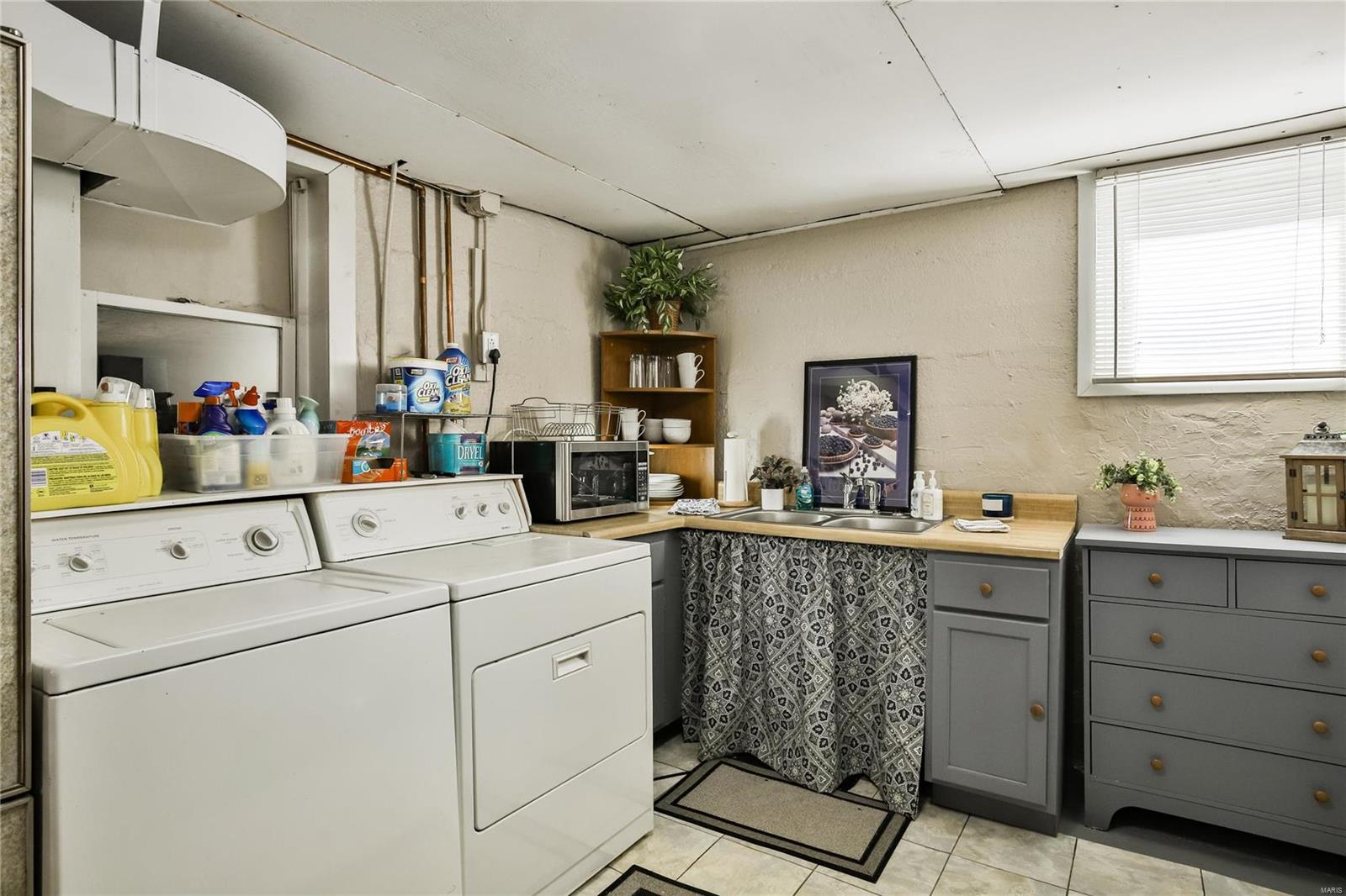 St Louis, Missouri 63119, United States, 3 Bedrooms Bedrooms, ,2 BathroomsBathrooms,Residential,Active,82071