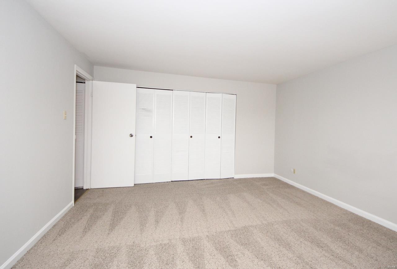 Debaliviere Place - Residential Income