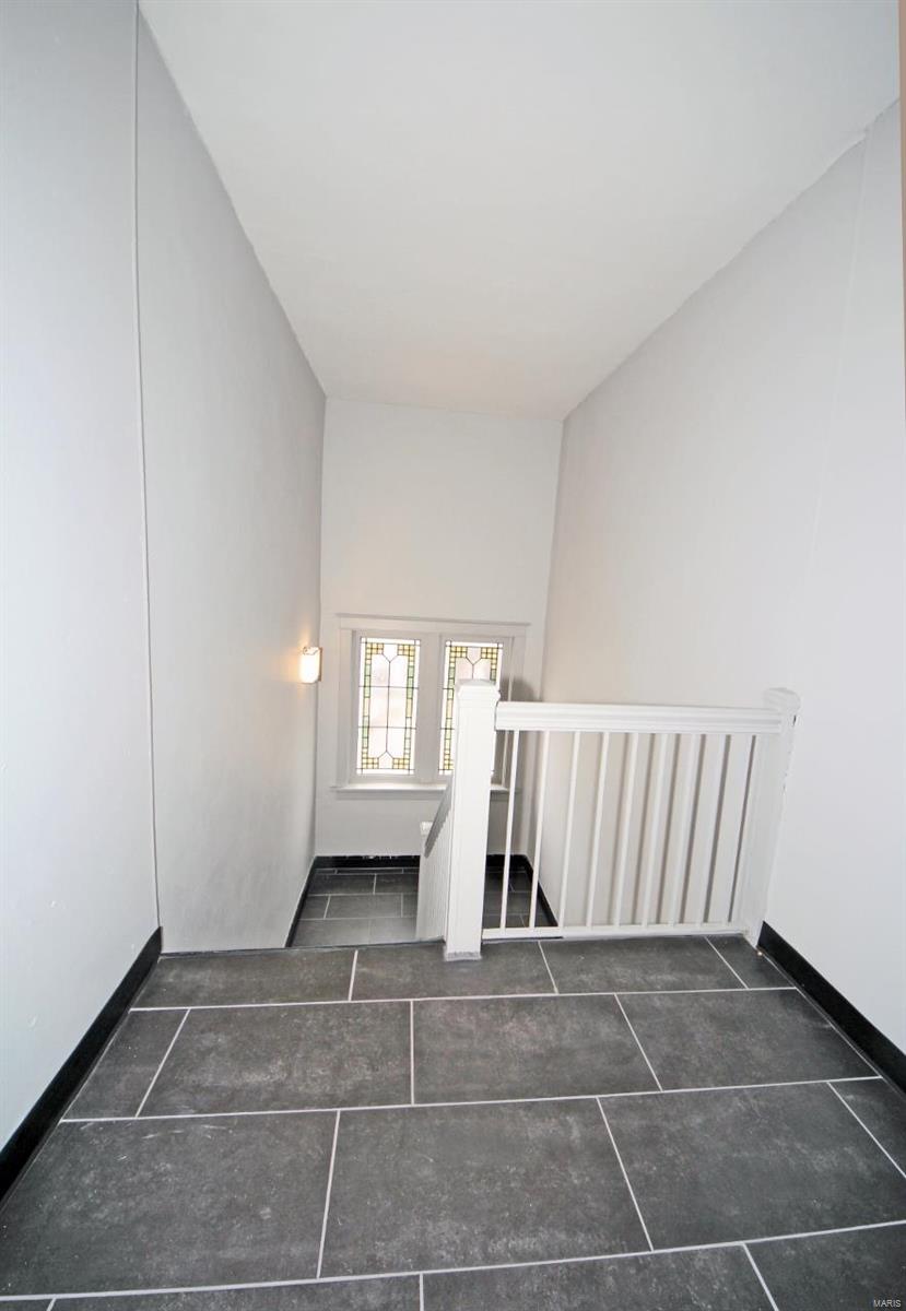 Debaliviere Place - Residential Income