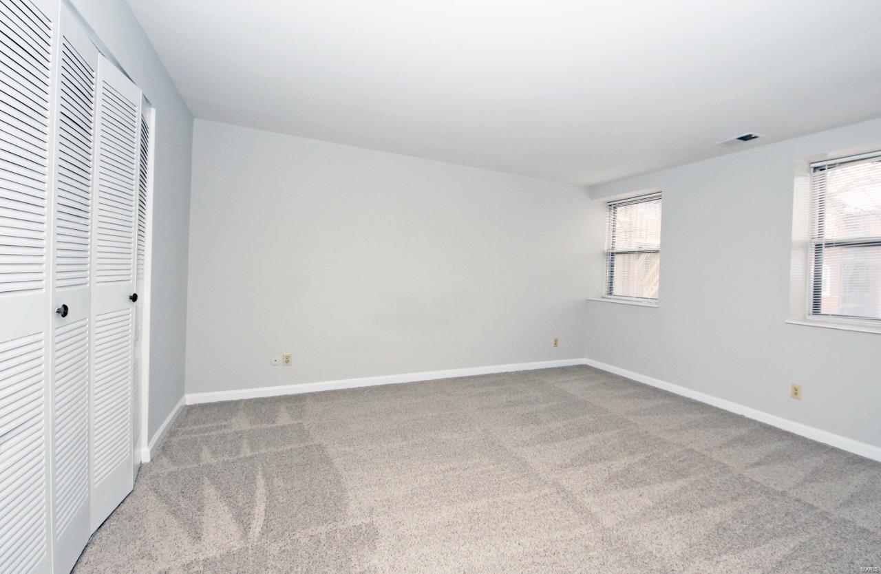 Debaliviere Place - Residential Income