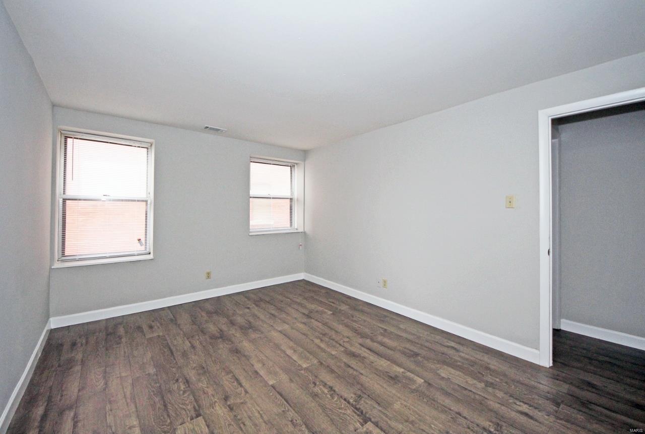 Debaliviere Place - Residential Income