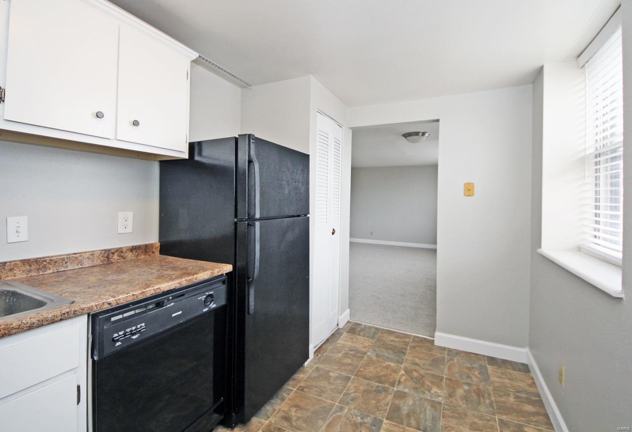 Debaliviere Place - Residential Income