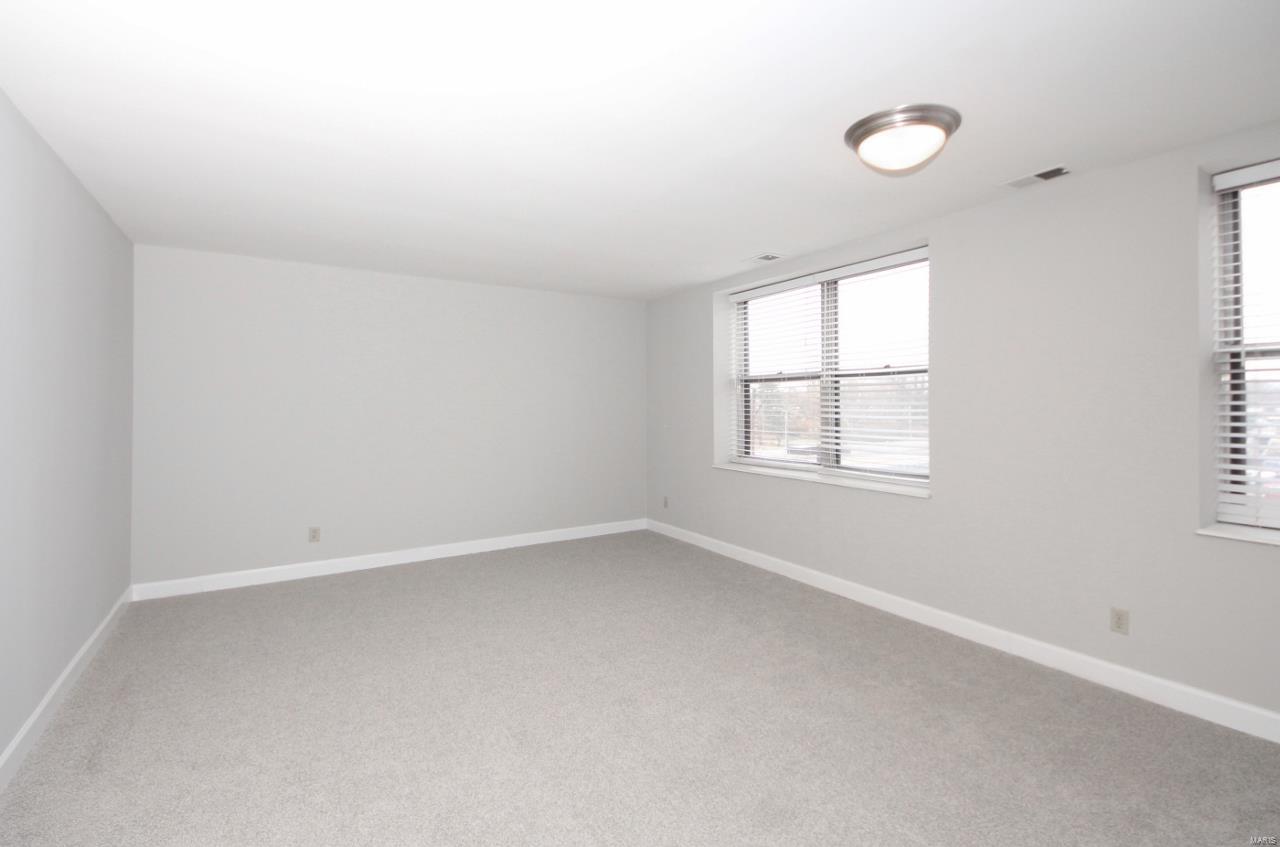 Debaliviere Place - Residential Income