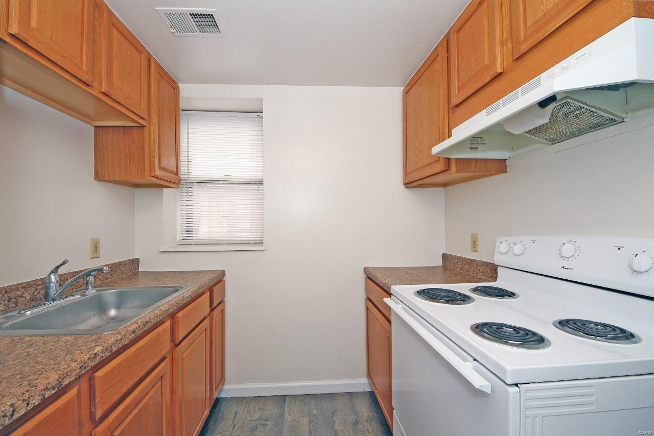 Debaliviere Place - Residential Income