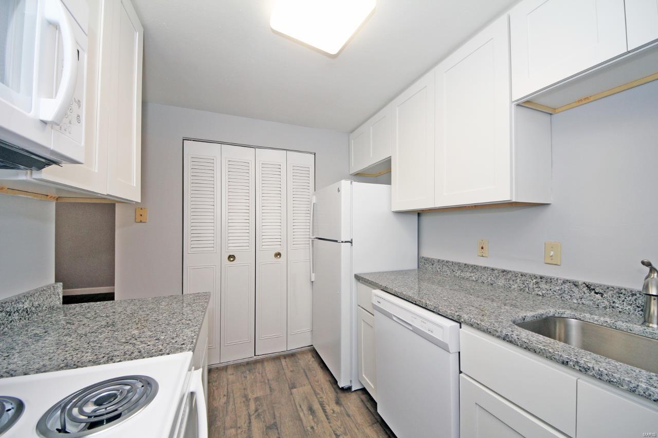 Debaliviere Place - Residential Income