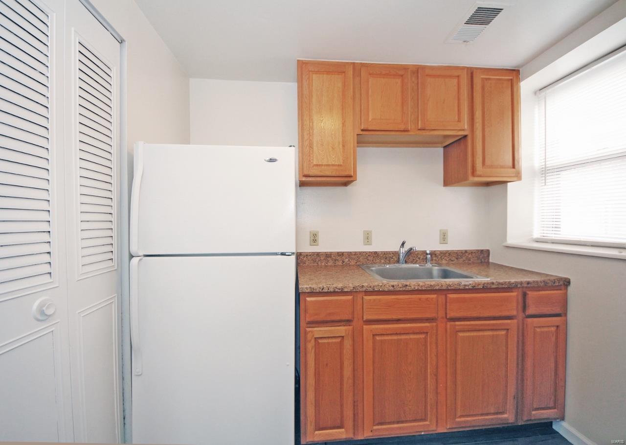 Debaliviere Place - Residential Income