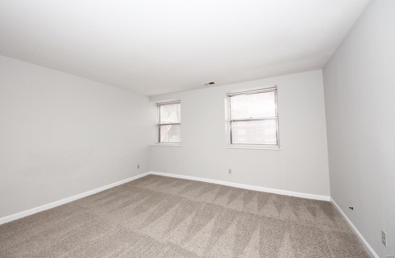 Debaliviere Place - Residential Income