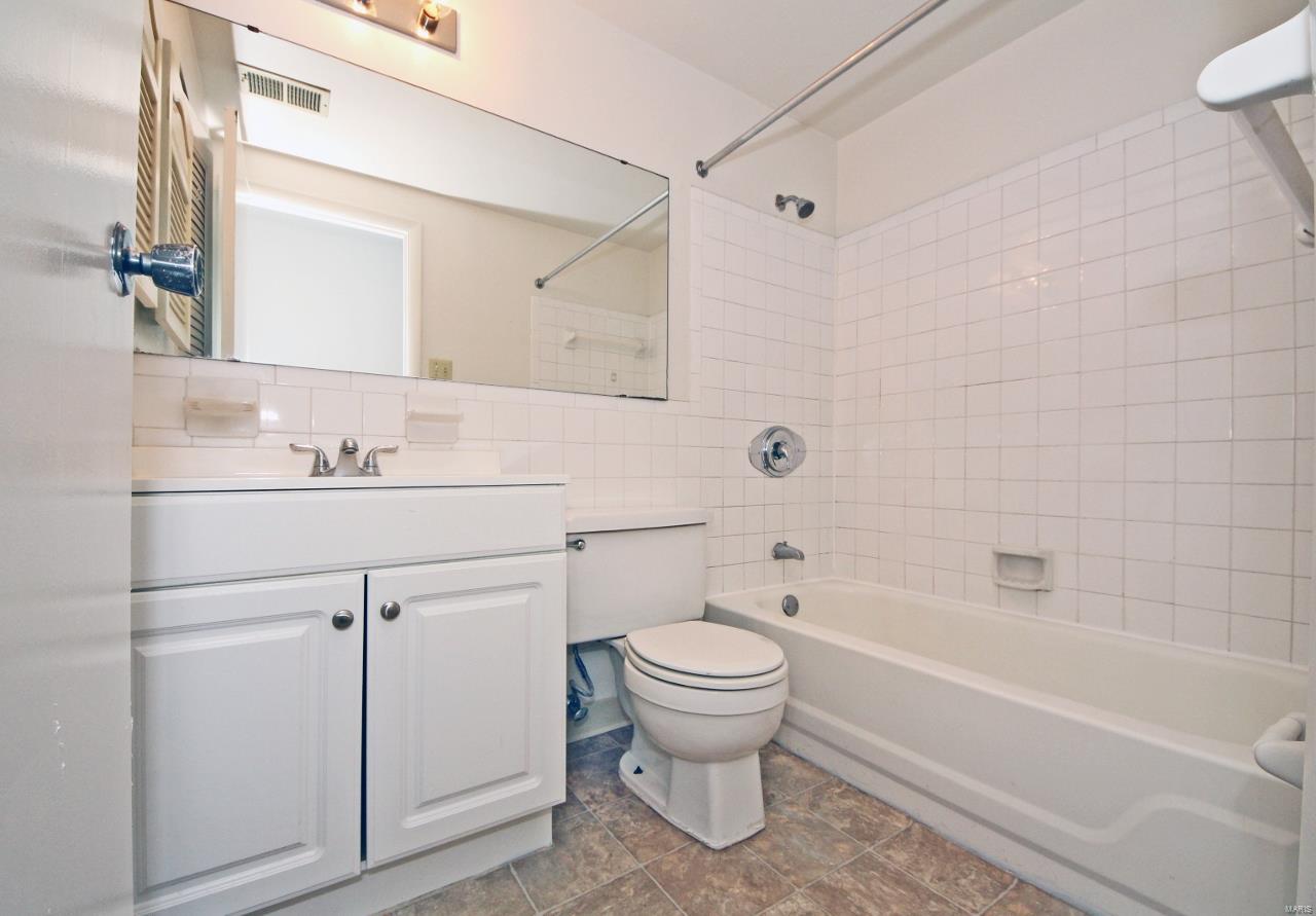 Debaliviere Place - Residential Income