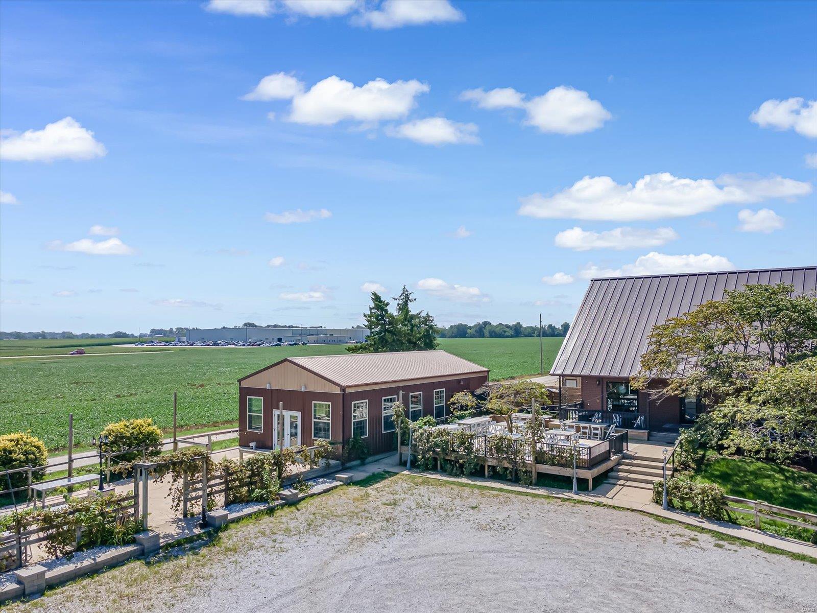 1522 W Market