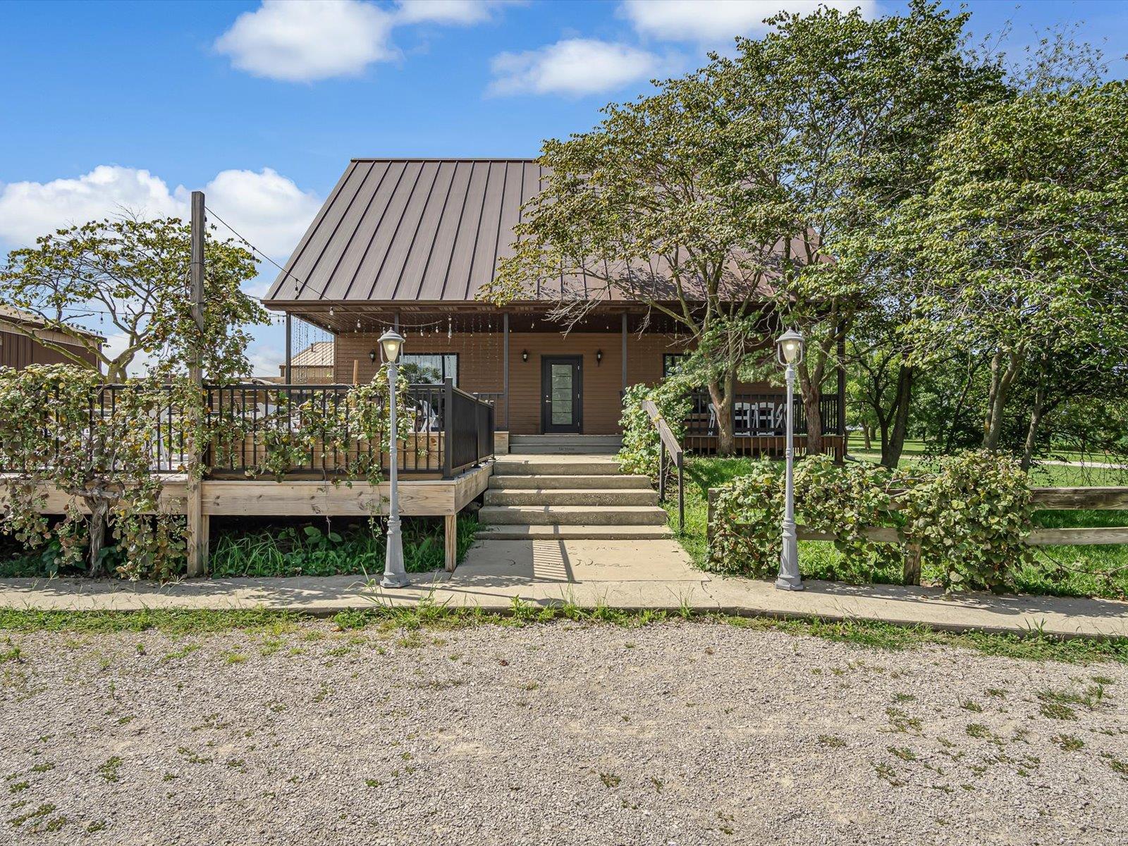 1522 W Market