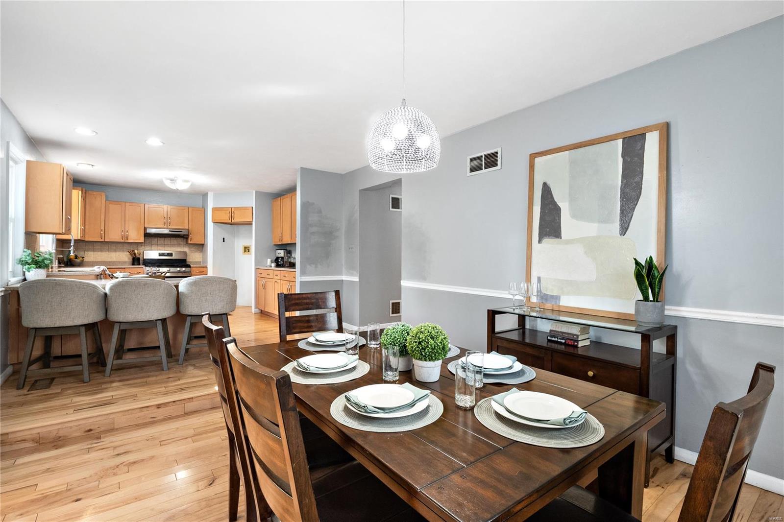 Troy, Illinois 62294, United States, 4 Bedrooms Bedrooms, ,3 BathroomsBathrooms,Residential,Pending,34005