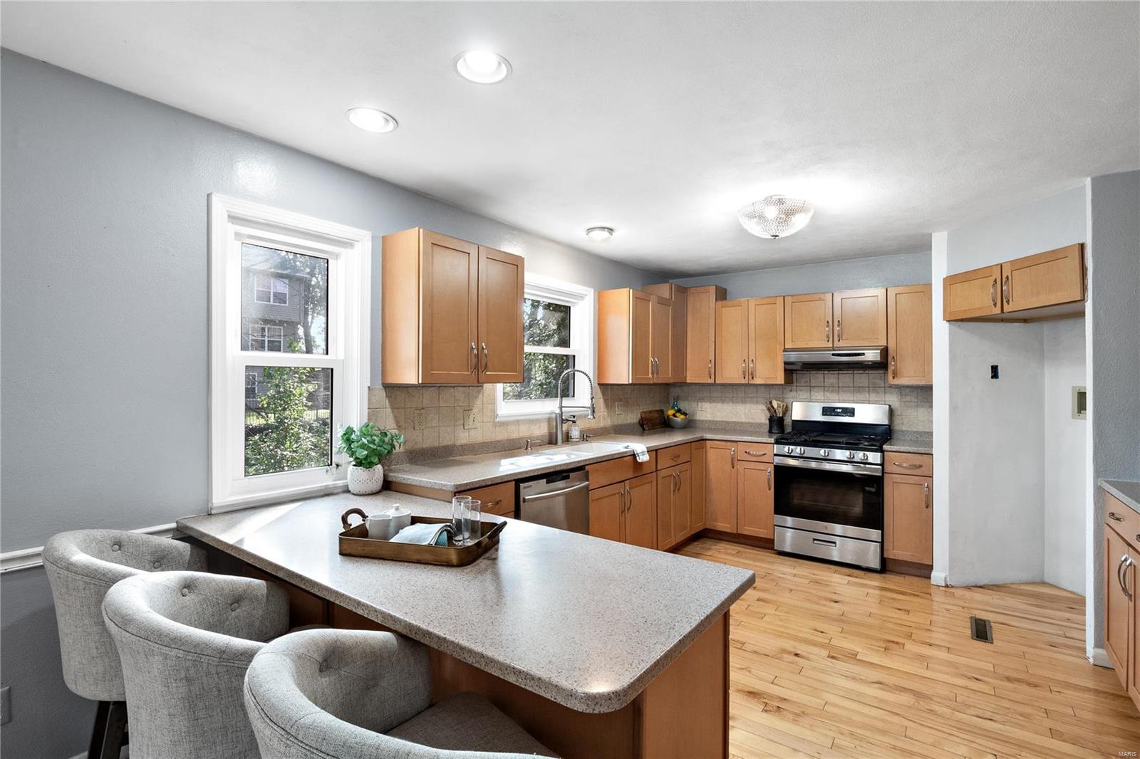 Troy, Illinois 62294, United States, 4 Bedrooms Bedrooms, ,3 BathroomsBathrooms,Residential,Pending,34005