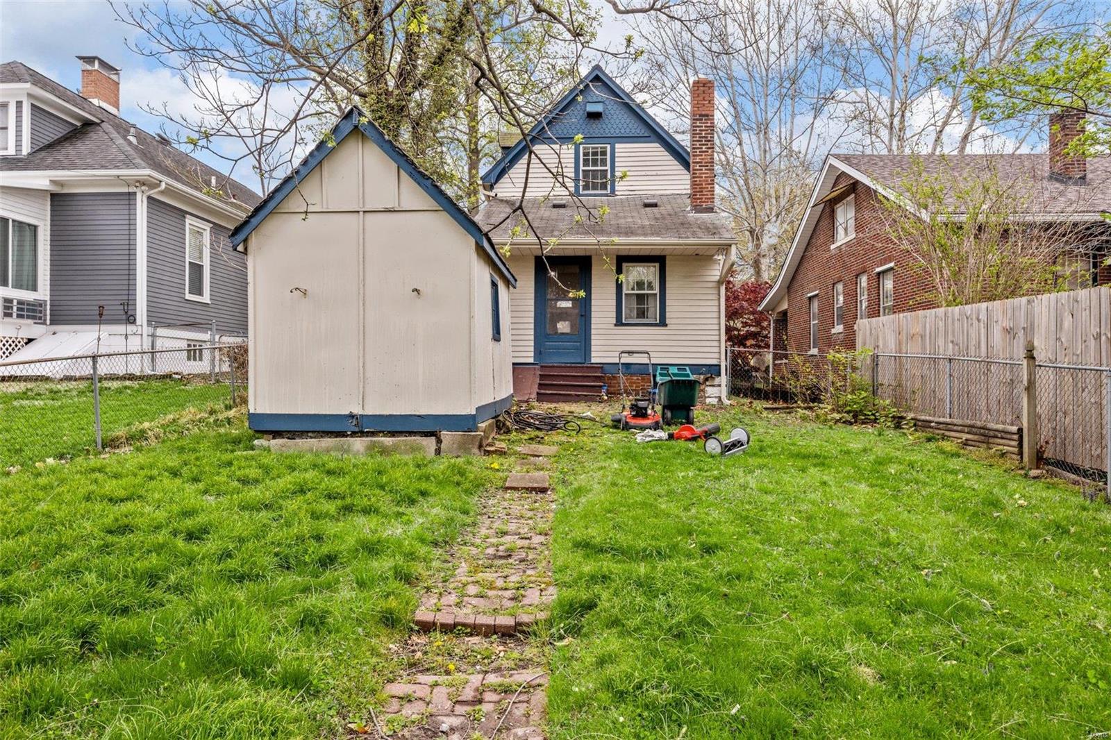 Estern Side/7th Street - Residential