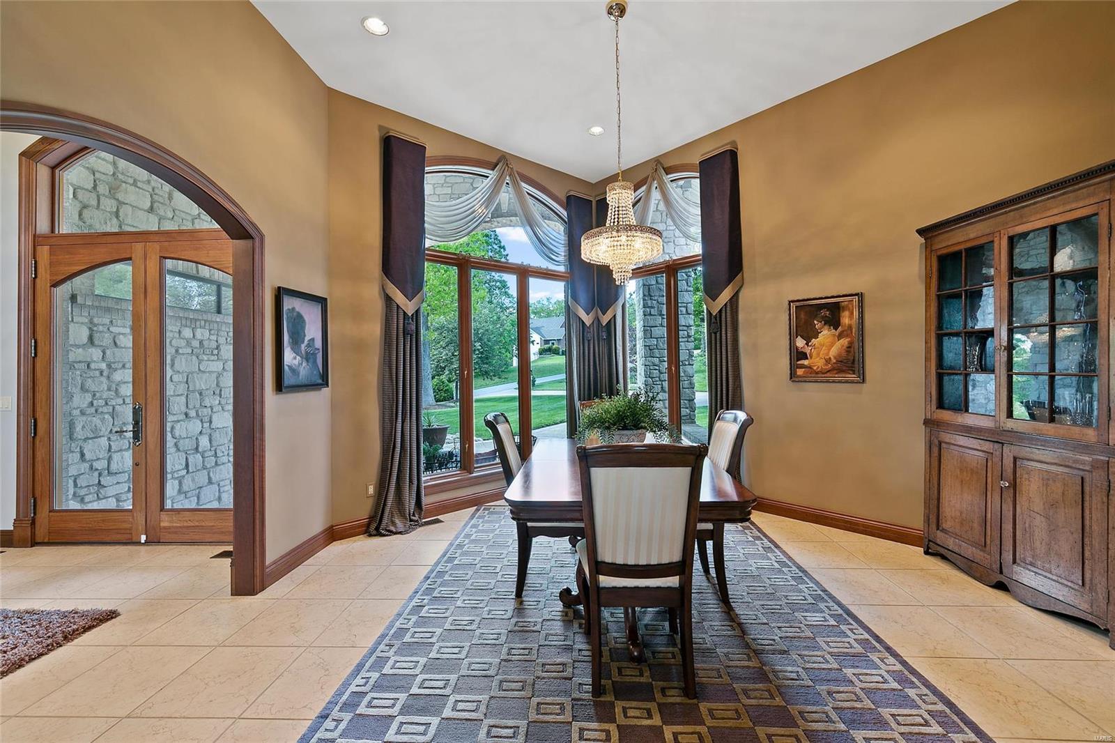 Summit Estate - Residential