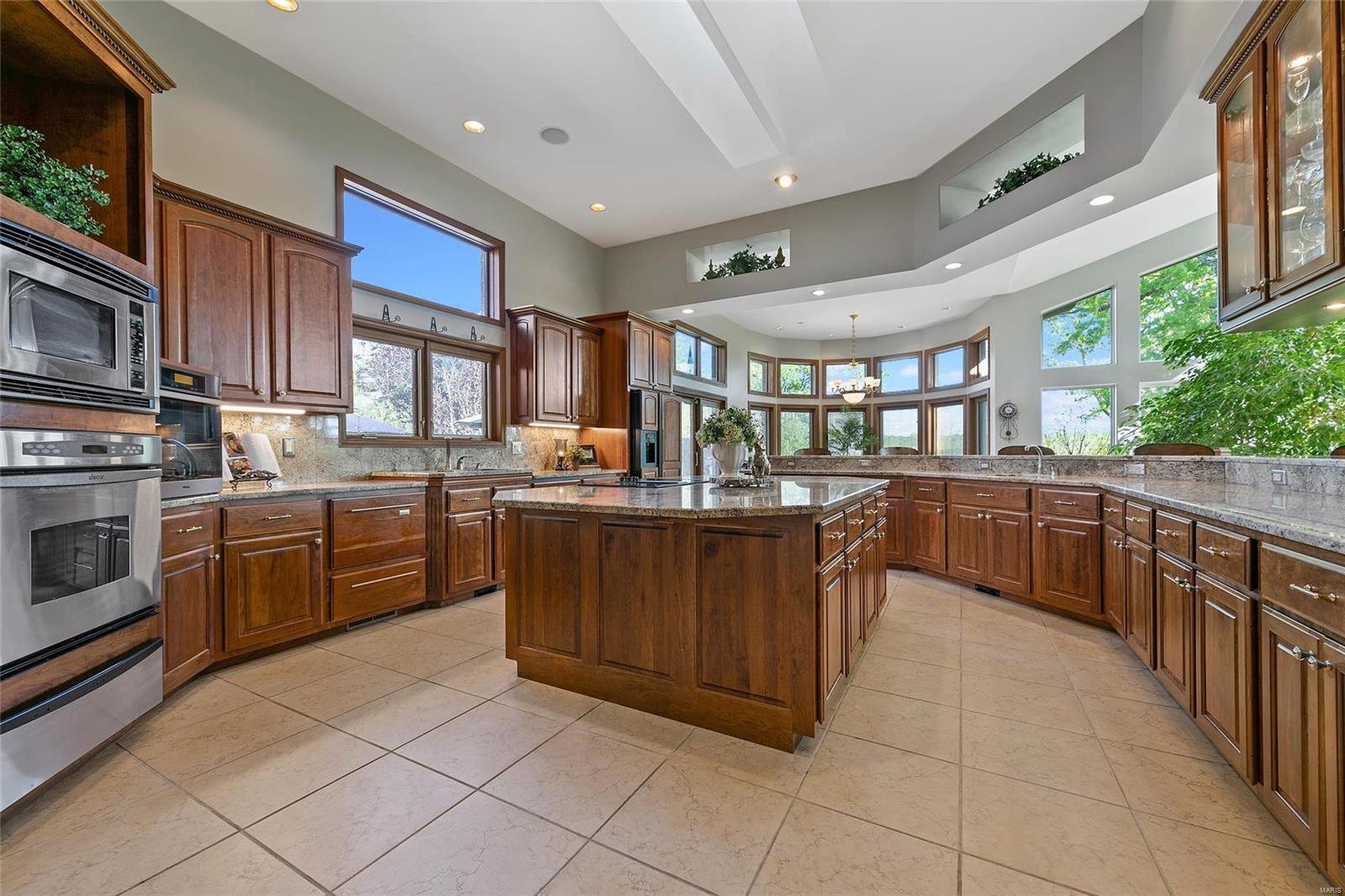 Summit Estate - Residential