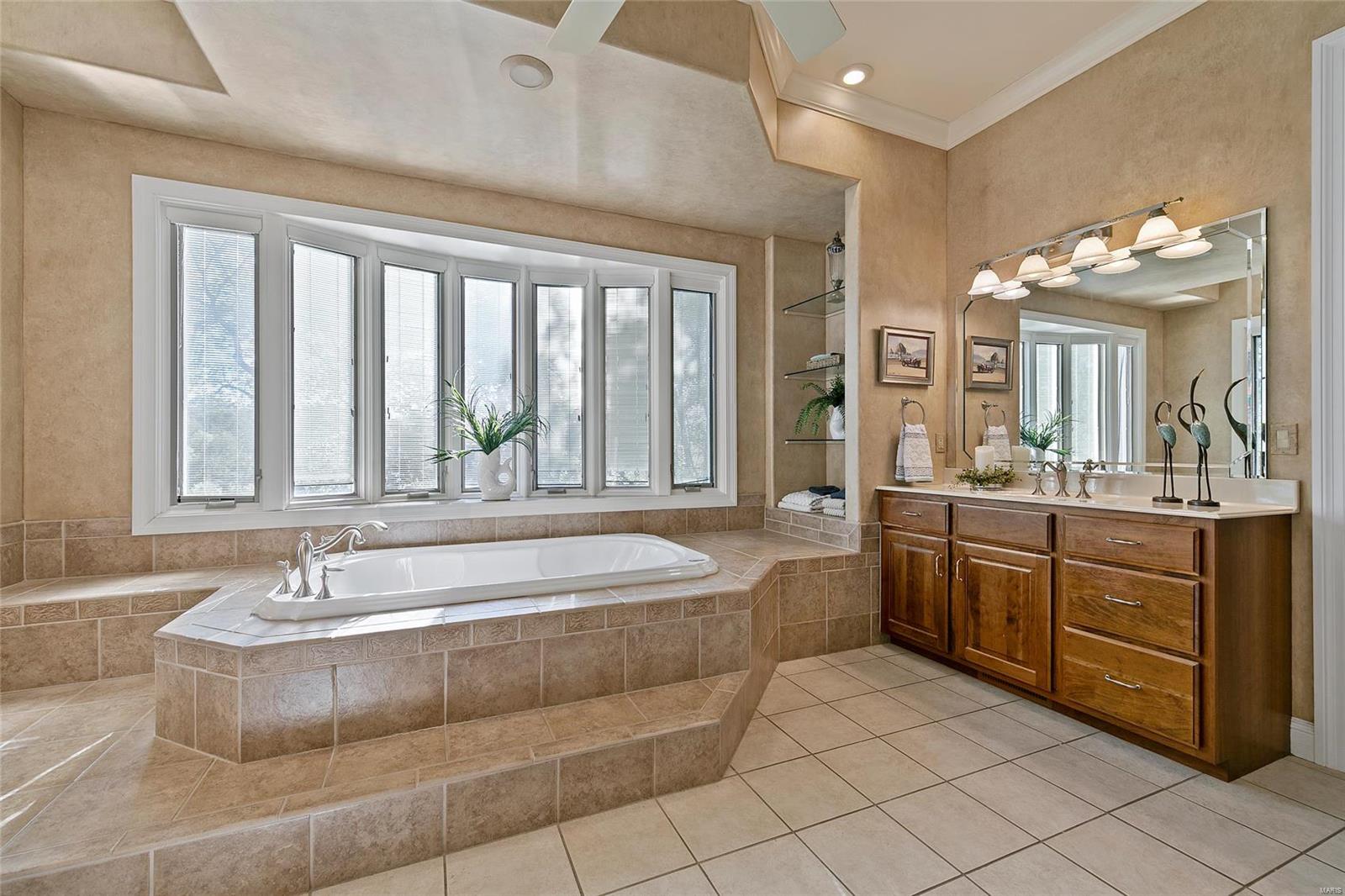 Summit Estate - Residential