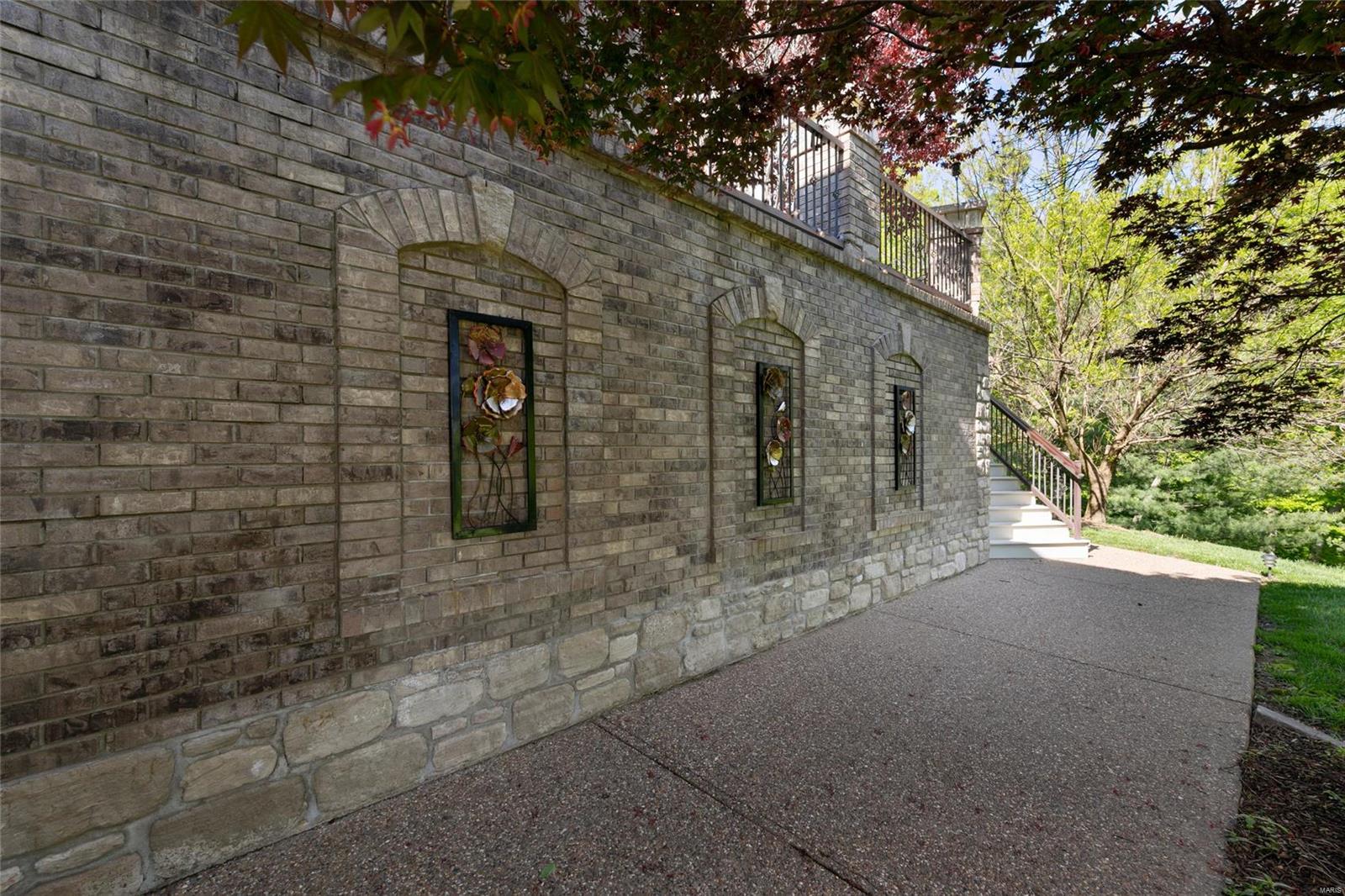 Summit Estate - Residential