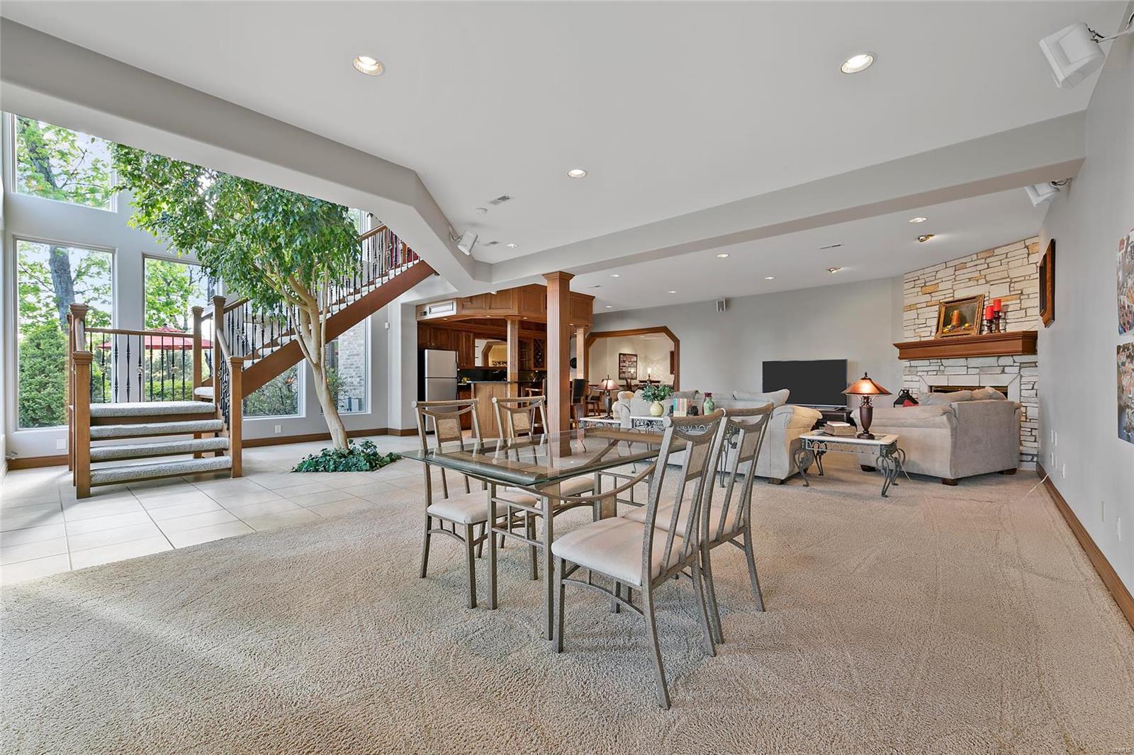 Summit Estate - Residential