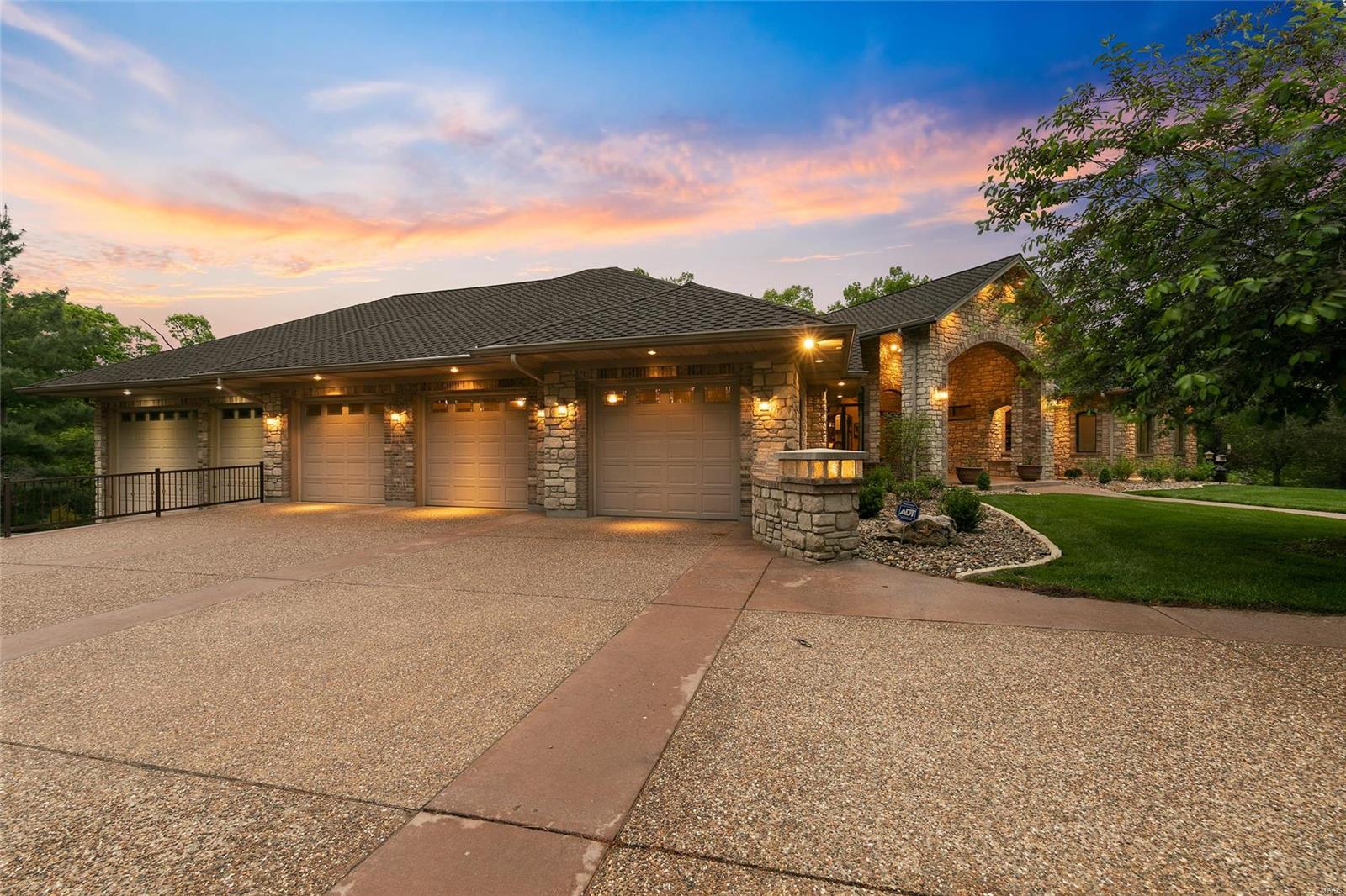 Summit Estate - Residential