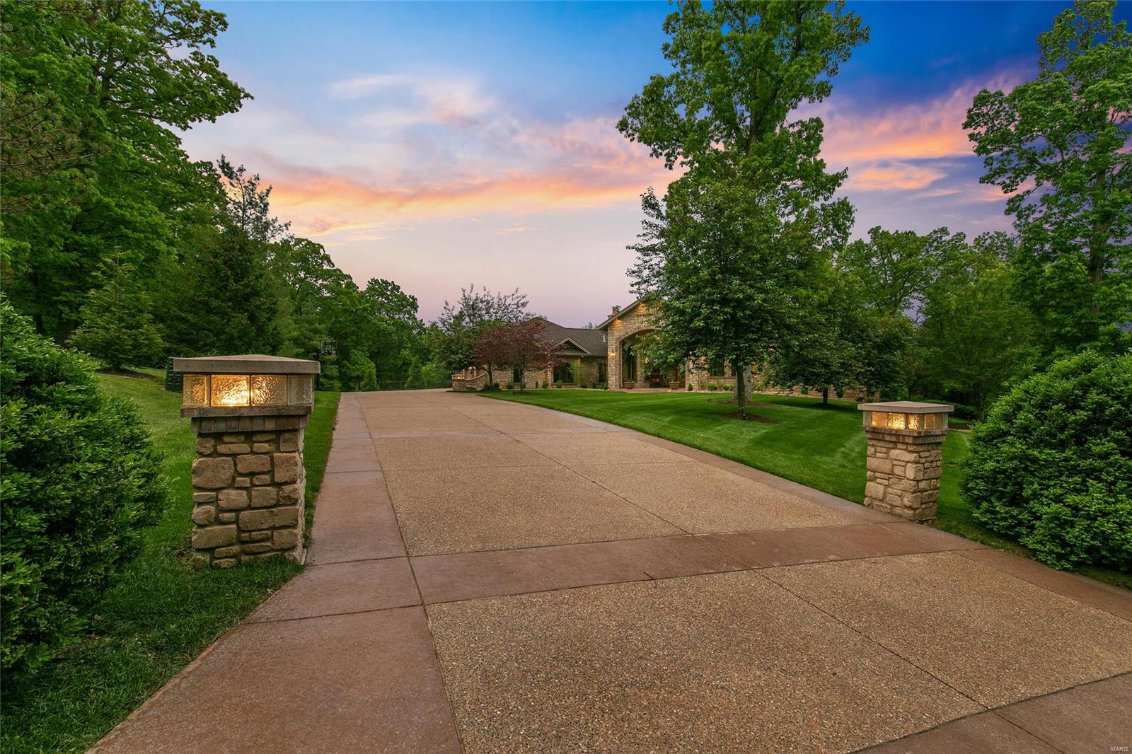 Summit Estate - Residential