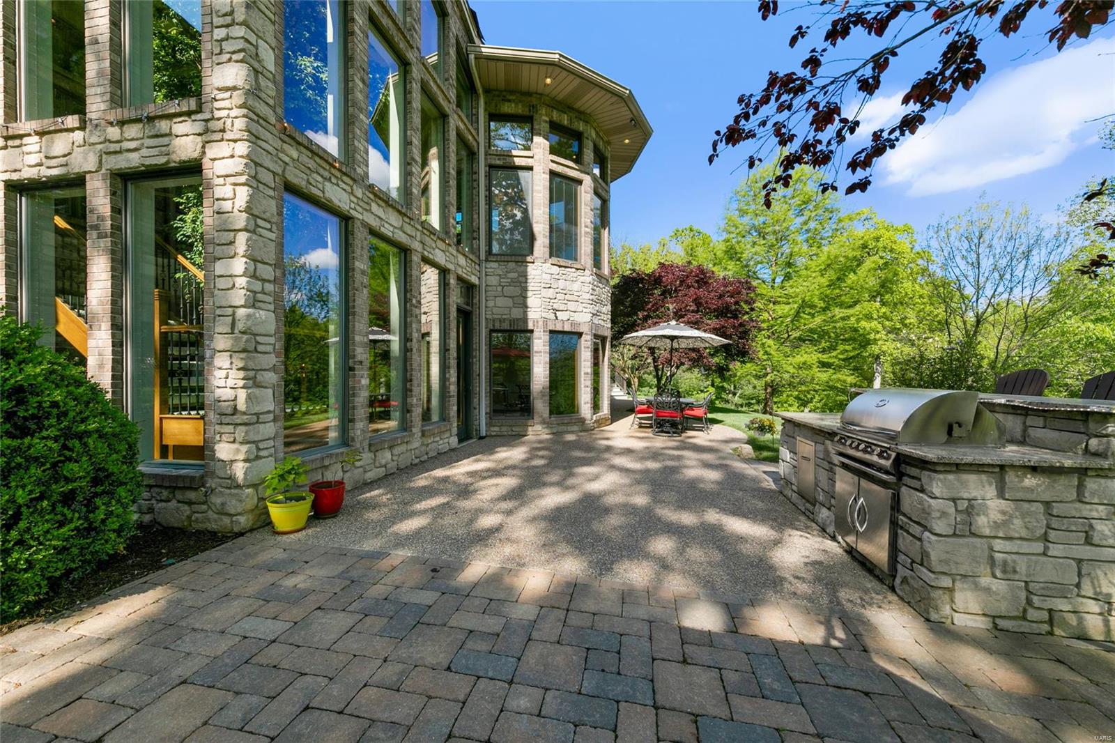 Summit Estate - Residential