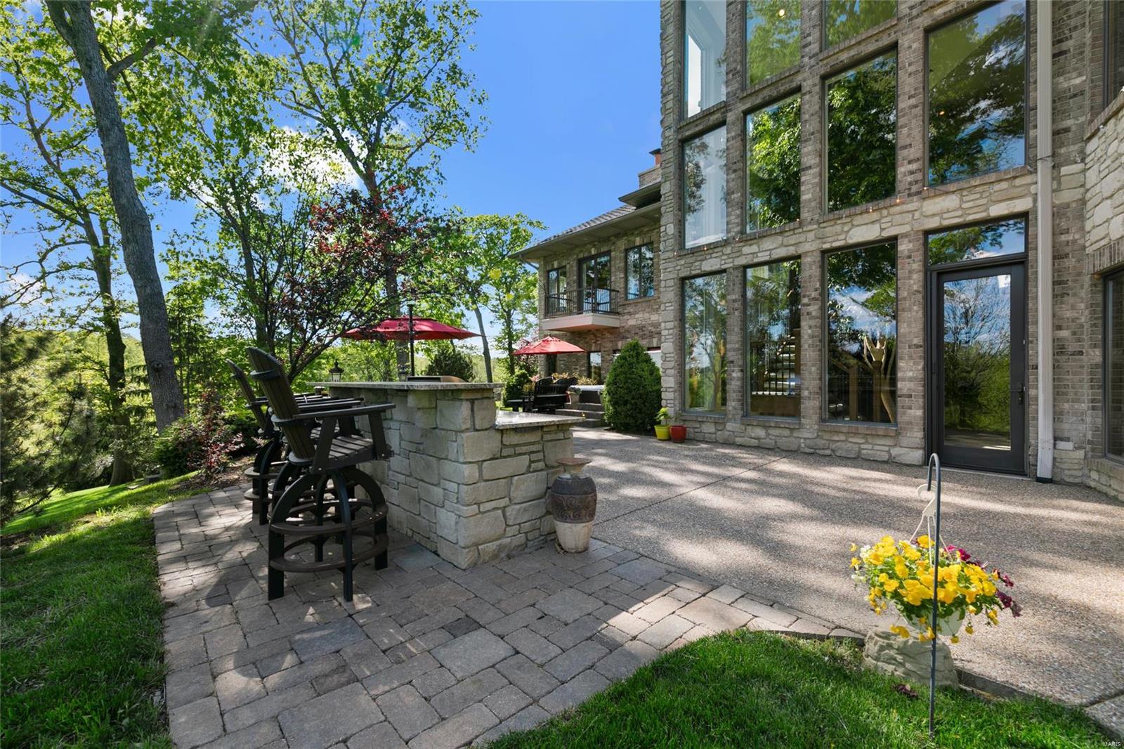 Summit Estate - Residential