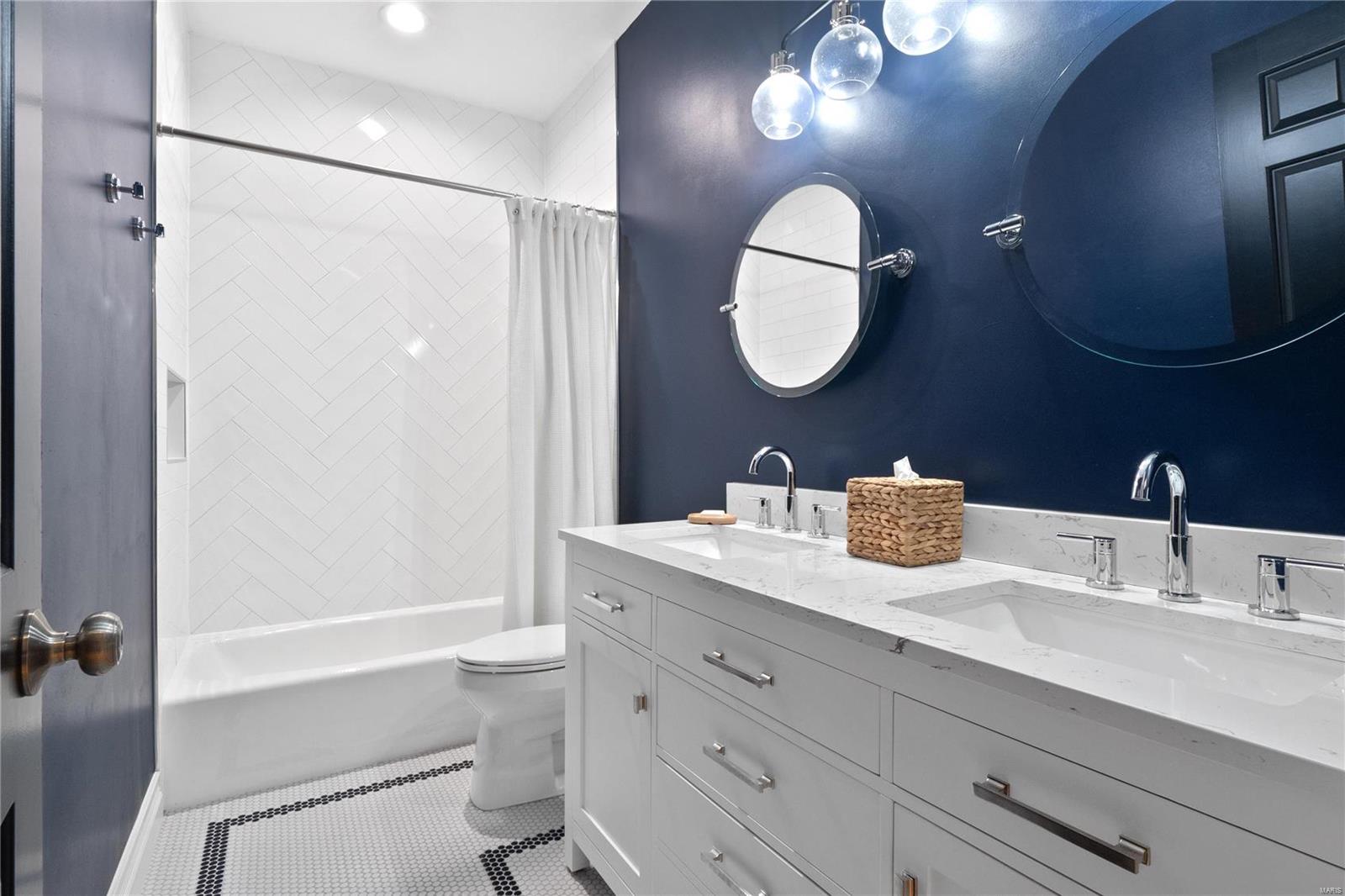 Commons Condo Ph Ii The - Residential