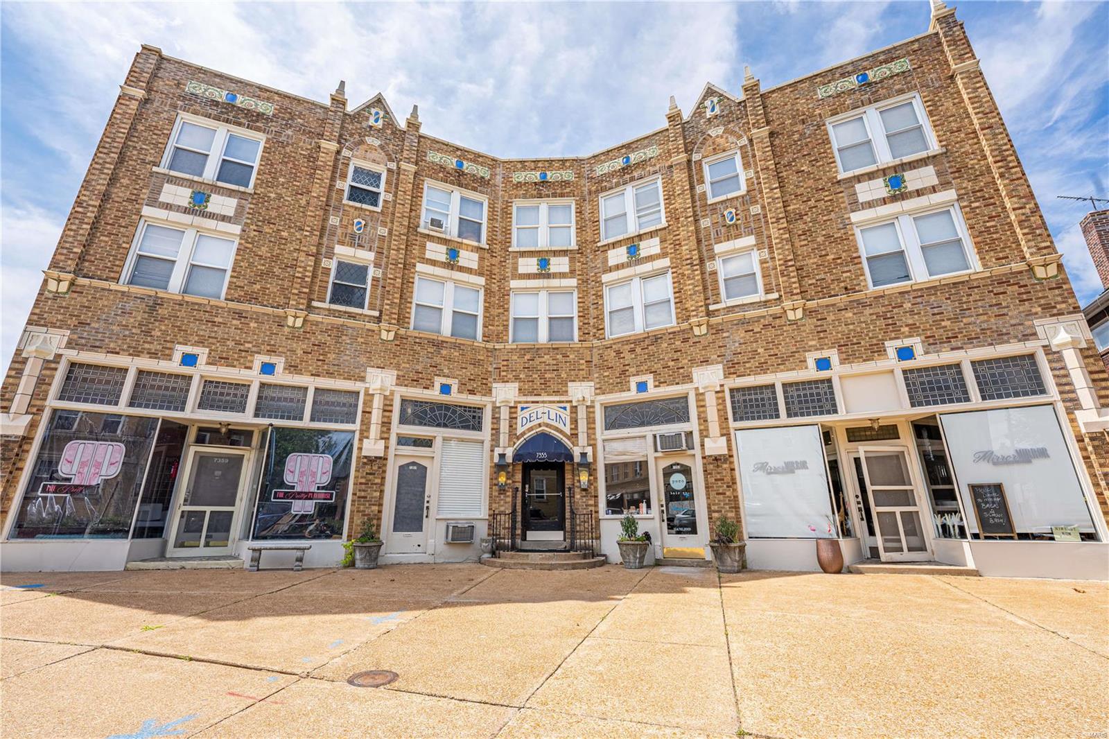 West Forsyth Place - Residential Income