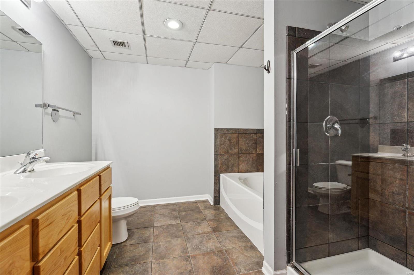 Annex Lofts Condo - Residential