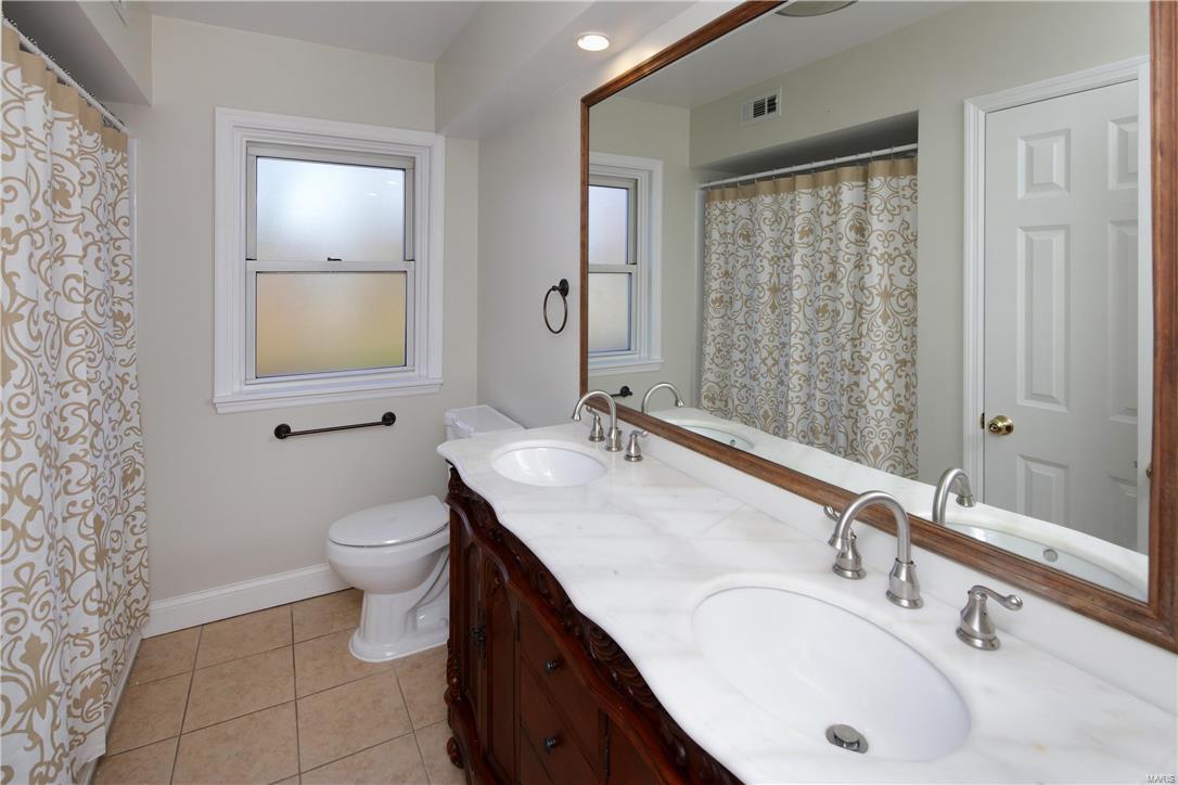 Ladue Estates - Residential