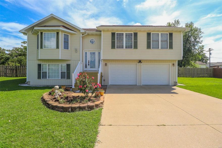 FRESH ON THE MARKET - STUNNING 4 BEDROOM, 3 BATH HOME IN WAYNESVILLE!! You will want to check this one out for yourself. This home features a TON of upgrades and space. On the main floor you will find a totally renovated kitchen with granite counter tops and new appliances, dining room and the large living room, great for gatherings! Also the master suite, along with two other bedrooms and 1 bath are on the main level. Downstairs you will find a large family room, an additional bedroom and bath and plenty of storage space. All of this on a large flat lot with nice landscaping and a privacy fenced back yard. Hurry and schedule your showing today, you won't want to miss this one!!

--