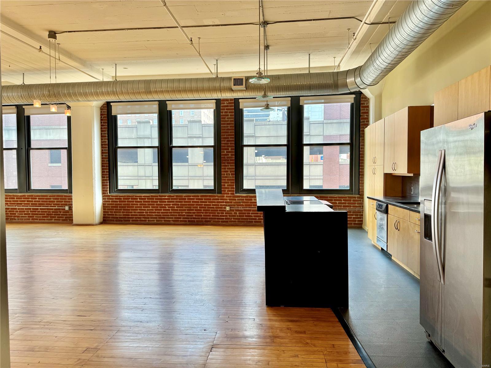 1010 Saint Charles Street 702