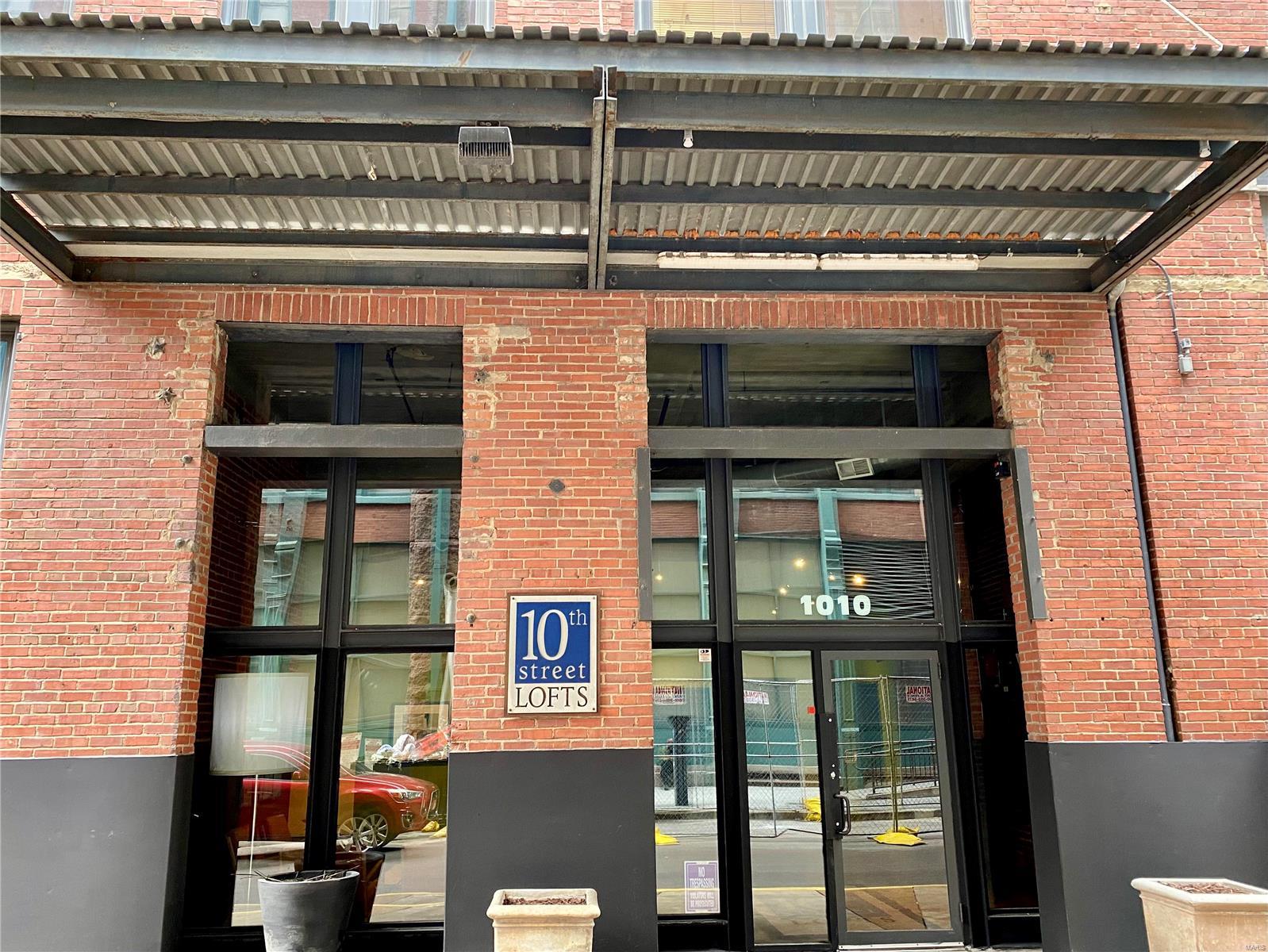 1010 Saint Charles Street 702