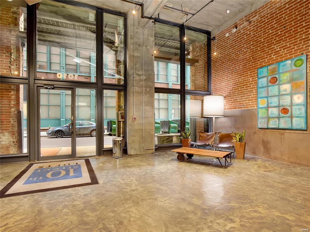 1010 Saint Charles Street 702
