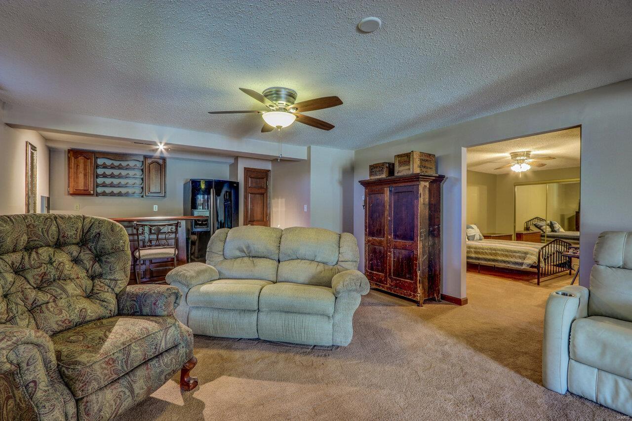 Country Pointe Estate - Residential