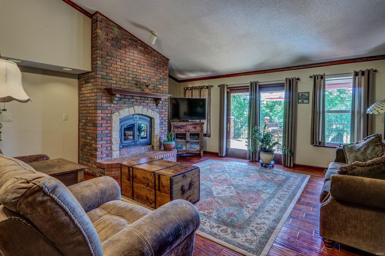 Country Pointe Estate - Residential